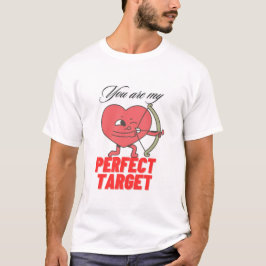 Parejas el día de San Valentín con camiseta románt