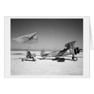 Paresev 1-A sobre la lakebed con el avión de remol