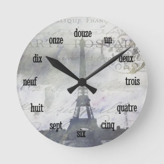 París texturado en el reloj de pared de lavanda