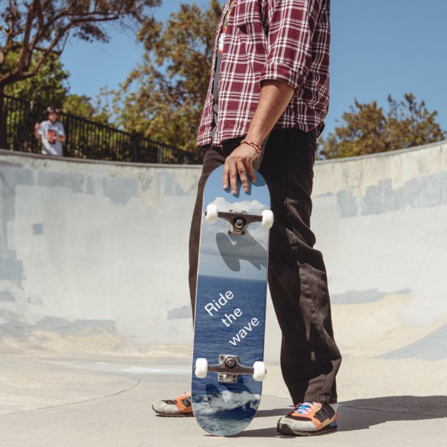 Pasear por la Wave Complete Skateboard (Exterior 2)