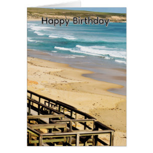 Paseo marítimo hacia la playa, tarjeta de cumpleañ