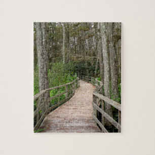 Paseo rompecabezas en la naturaleza