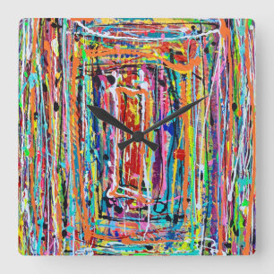 Paso dentro del reloj de pared