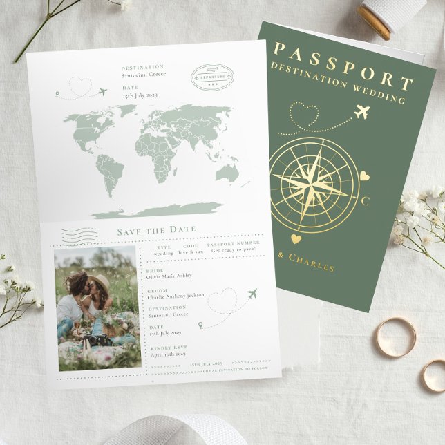 Passport Sage Gold Wedding Salven la fecha (Passport Sage Gold Wedding Save The Date Foil Holiday Card )