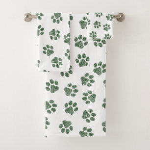 Pasta de perro, garras de perro, patas verdes