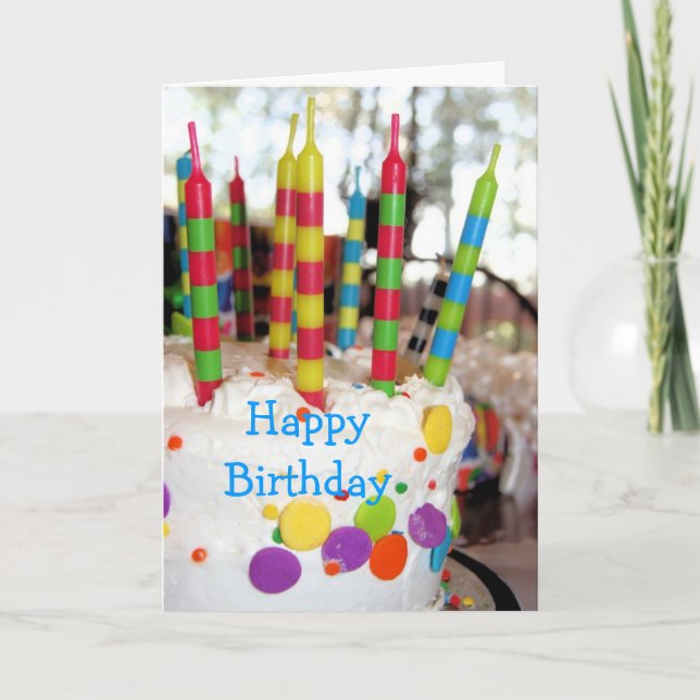 Pastel de cumpleaños con tarjeta de bienvenida de  (Anverso)