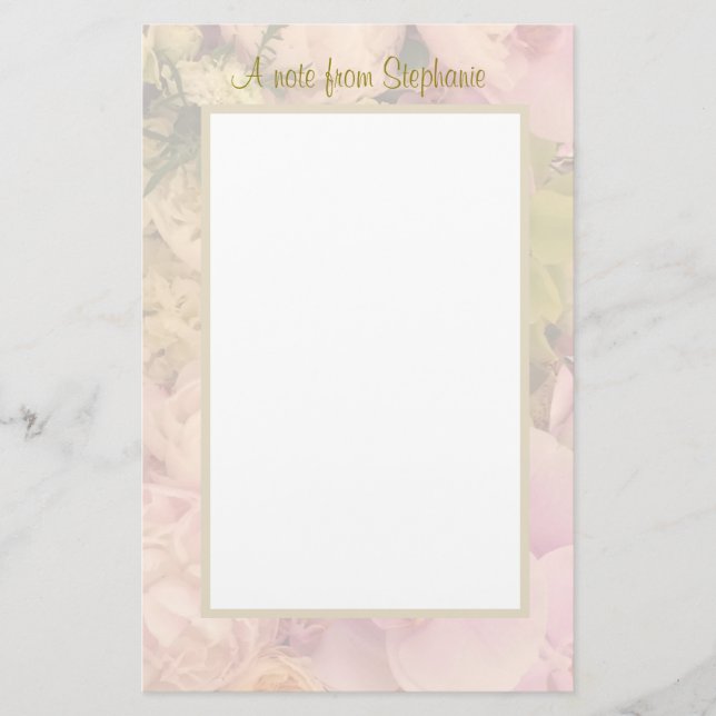 Pastel floral con papel de escritura de nombres (Anverso)