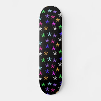 Patineta de ajedrez negra colorida