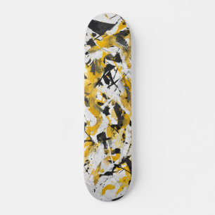 Patineta de camuflaje urbano amarillo atrevido