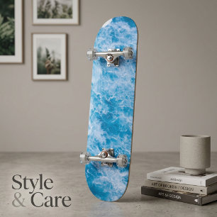 Patineta de paisaje marino con olas de océano insp