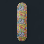 Patineta de patrón colorido<br><div class="desc">Un patrón de boho paisley retro vintage de color azul real verde y patineta negro. Agradable y caprichoso.</div>