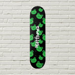 Patineta de patrón de rana<br><div class="desc">Skateboard con un diseño de patrón de rana perfecto para un regalo de cumpleaños de un niño. Para agregar el nombre del niño, haga clic en "Personalizar esta plantilla". Esta plantilla es realmente fácil de usar. ¡Obtén tu artículo personalizado ahora! Revisa mi tienda para encontrar más artículos con el tema...</div>