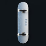 Patineta de Purpurina azul Girly con nombre<br><div class="desc">Personaliza fácilmente esta cubierta de patinaje purpurina rosa personalizado. Haz que este skateboard sea tu propio agregando tu texto. Para acceder a las herramientas de edición avanzadas, vaya a "Personalizar esta plantilla" y haga clic en "Detalles", desplácese hacia abajo y presione el enlace "clic para más personalizares". Ideal para cualquier...</div>