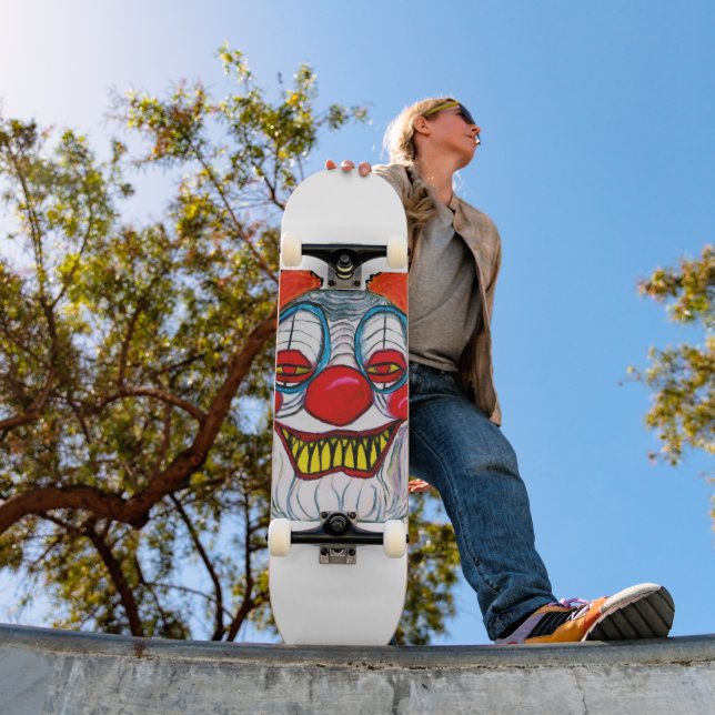 patineta de ROPA DERANGADA (Exterior 1)