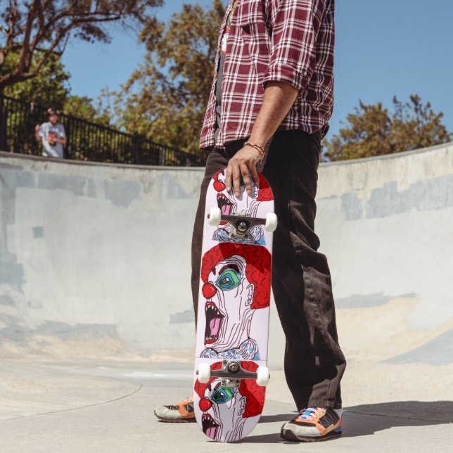 patineta de ROPA DERANGADA (Exterior 2)