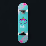 Patineta de unicornio chica con nombre<br><div class="desc">Haz que esta tabla de patinaje de Unicorn sea tu propia agregando tu texto. Para acceder a las herramientas de edición avanzadas, vaya a "Personalizar esta plantilla" y haga clic en "Detalles", desplácese hacia abajo y presione el enlace "clic para más personalizares". Ideal para cualquier ocasión, como cumpleaños o graduación,...</div>