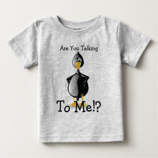 Pato negro con la camiseta del bebé de la actitud