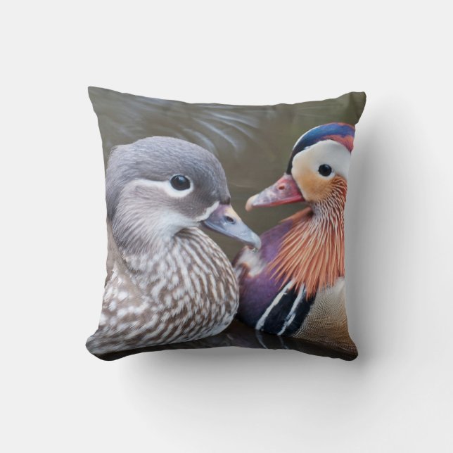 Patos de mandarín en el Cojín decorativo (Anverso)