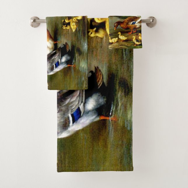 Patos De Pollo Y Pescados En La Granja (In situ)