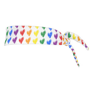 Patrón cardíaco arcoiris dibujado a mano
