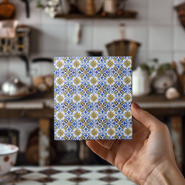 Patrón de Azulejo Tradicional Portugués sin Maravi (Seamless Traditional Portuguese Azulejo Pattern Ceramic Tile)