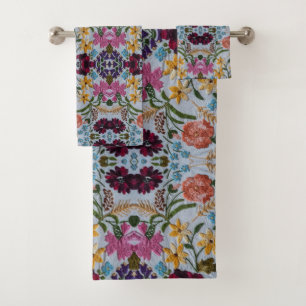 Patrón de bordado floral con bonitas flores