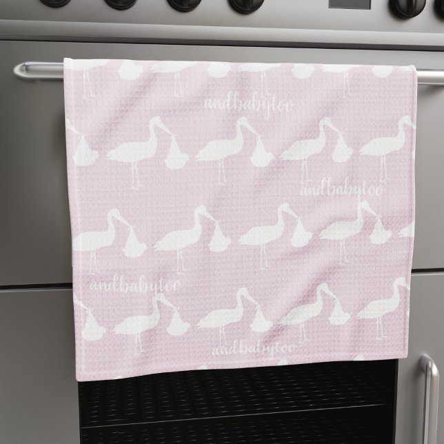 Patrón de cigüeñas Toalla de cocina rosa (Baby Shower Stork Pattern Pink Kitchen Towel  with space for your name)
