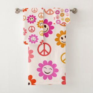 Patrón de flores sonrientes felices con signos de 