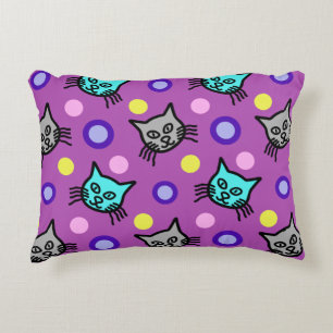 Patrón de gatos cortos en almohada de acento viole