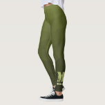 Patrón de malla geométrica verde del ejército Mono<br><div class="desc">Monograma Personalice el regalo para ella con su personalizado inicial y nombre. Patrón de malla geométrica del gradiente de oliva verde del ejército. El gradiente verde del ejército de la malla geométrica triángulos sombríos. Hué verde de oliva oscura para el uniforme de soldado, camo. Mide paisajes militares naturales, resistencia, resistencia....</div>