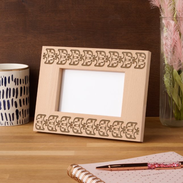 Patrón de marco geométrico tradicional (Izquierda)