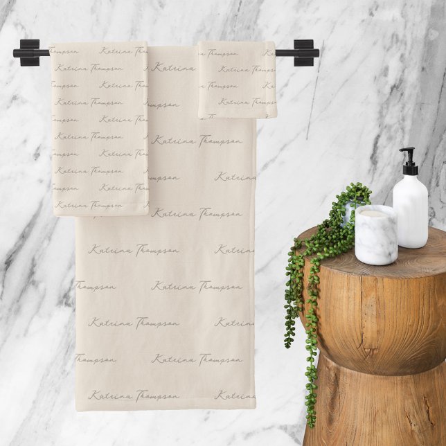 Patrón de monograma de escritura de firma marfileñ (Ivory Modern Signature Script Monogram Pattern Bath Towel Set)