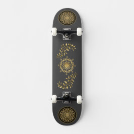 Patrón de oro Diseño de hojas Skateboard
