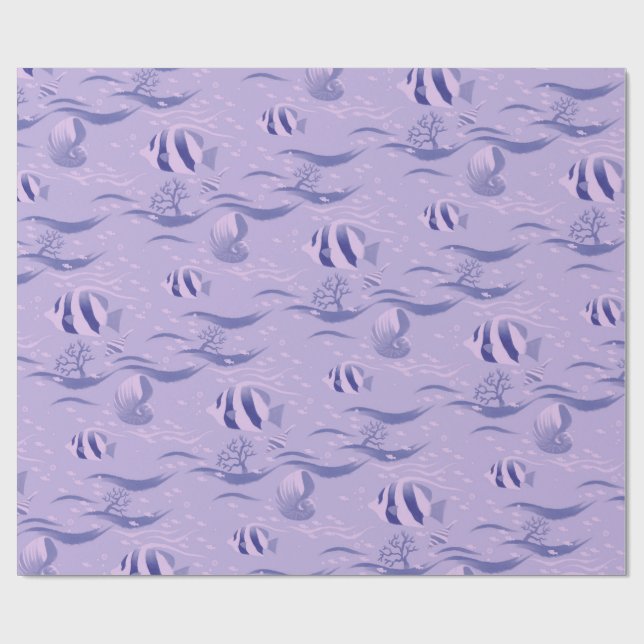 Patrón de pescado sobre papel de envolver morado (Superficie plana)