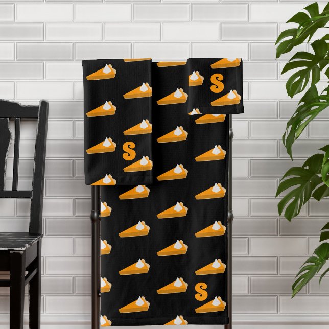 Patrón de tubería de calabaza de Acción de Gracias (If you love Pumpkin Pie (and who doesn't) pop these towels in your bathroom. Just add your initial)