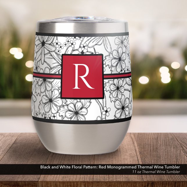 Patrón floral blanco y negro: Monogramado rojo (Black and White Floral Pattern on an 11 oz Thermal Wine Tumbler with Monogram in Red)