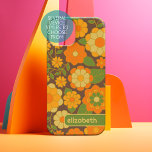 Patrón floral retro de moda con bloque de nombres<br><div class="desc">Un diseño audaz y floral con tonos de oro, naranja y verde con un divertido bloque de color para añadir tu nombre o cualquier texto. El patrón de flor loco tiene una variedad de colores. Puede agregar un nombre, un monograma u otro texto personalizado. Si necesita mover el dibujo, haga...</div>