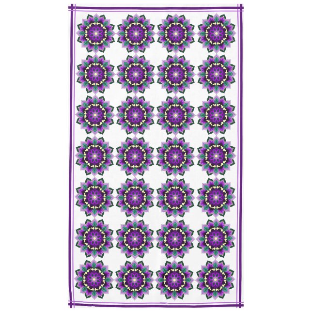 Patrón Mandala 02 en manteles morados (Anverso)