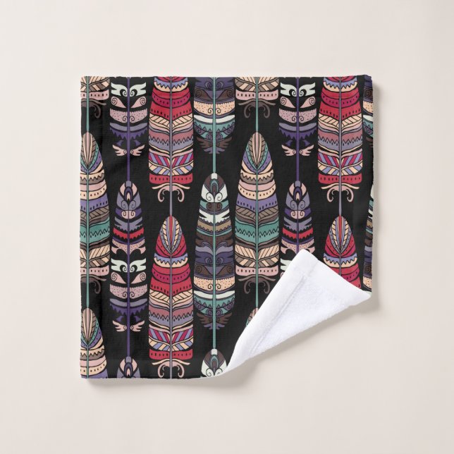 Patrón sin foco con plumas de pájaros. Arte tribal (Toallita)