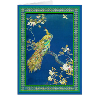 Pavo real que se encarama