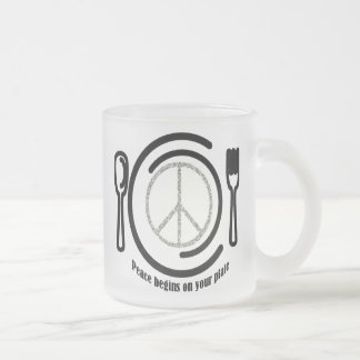 Paz en la taza de la placa