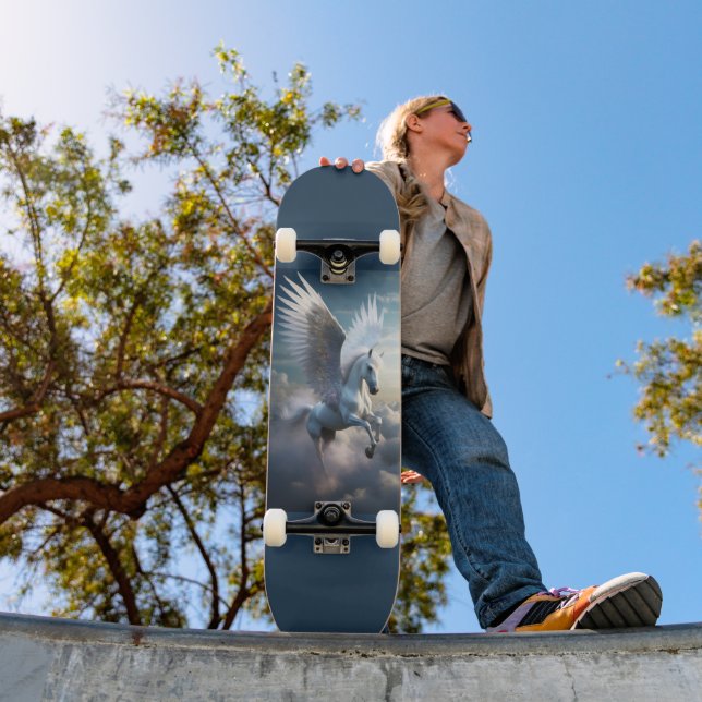 Pegasus en las Nubes Skateboard (Exterior 1)