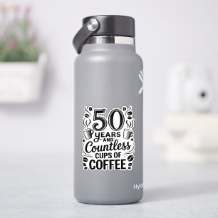 Pegatina 50 años y tazas incontables de café 