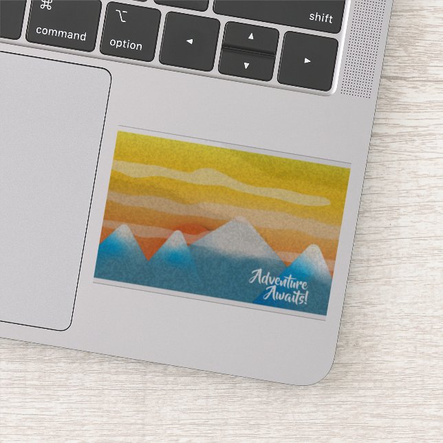 Pegatina Adventure Awaits Mountain Sunset (Detalle)