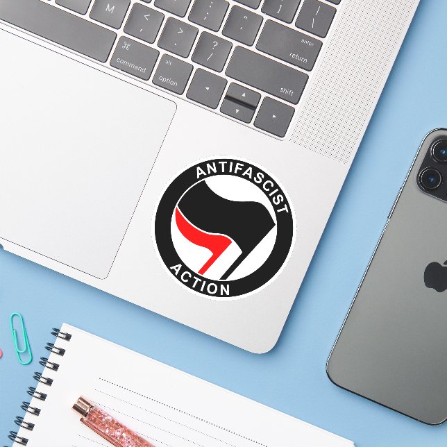 Pegatina Antifascista (Ordenado portátil con iPhone)