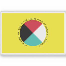 Pegatina Bandera de las Viejas en los Indios Kumeyaay