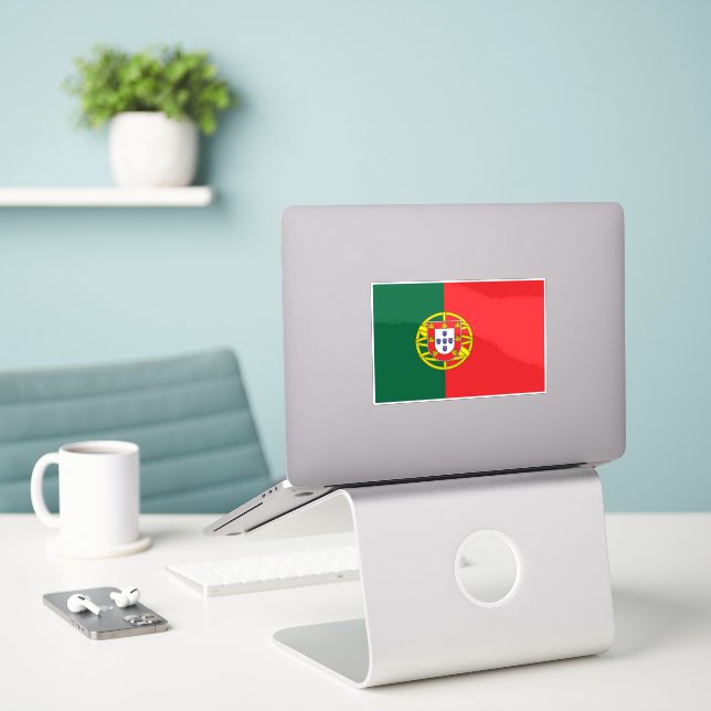 Pegatina Bandera de Portugal (Ordenado portátil  en el escritorio)