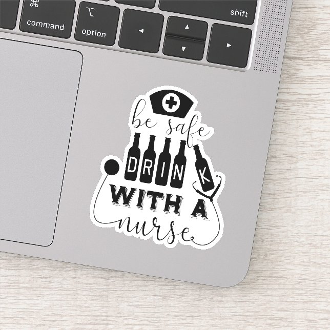 Pegatina Bebida Segura Con Enfermera (Detalle)