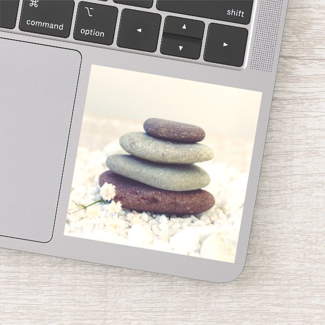 Pegatina Cairn meditativo de piedras apiladas (Detalle)