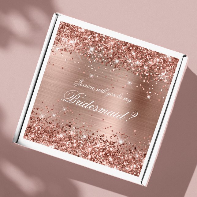 Pegatina Caja de regalo de la dama de honor Rosa Purpurinos (Subido por el creador)